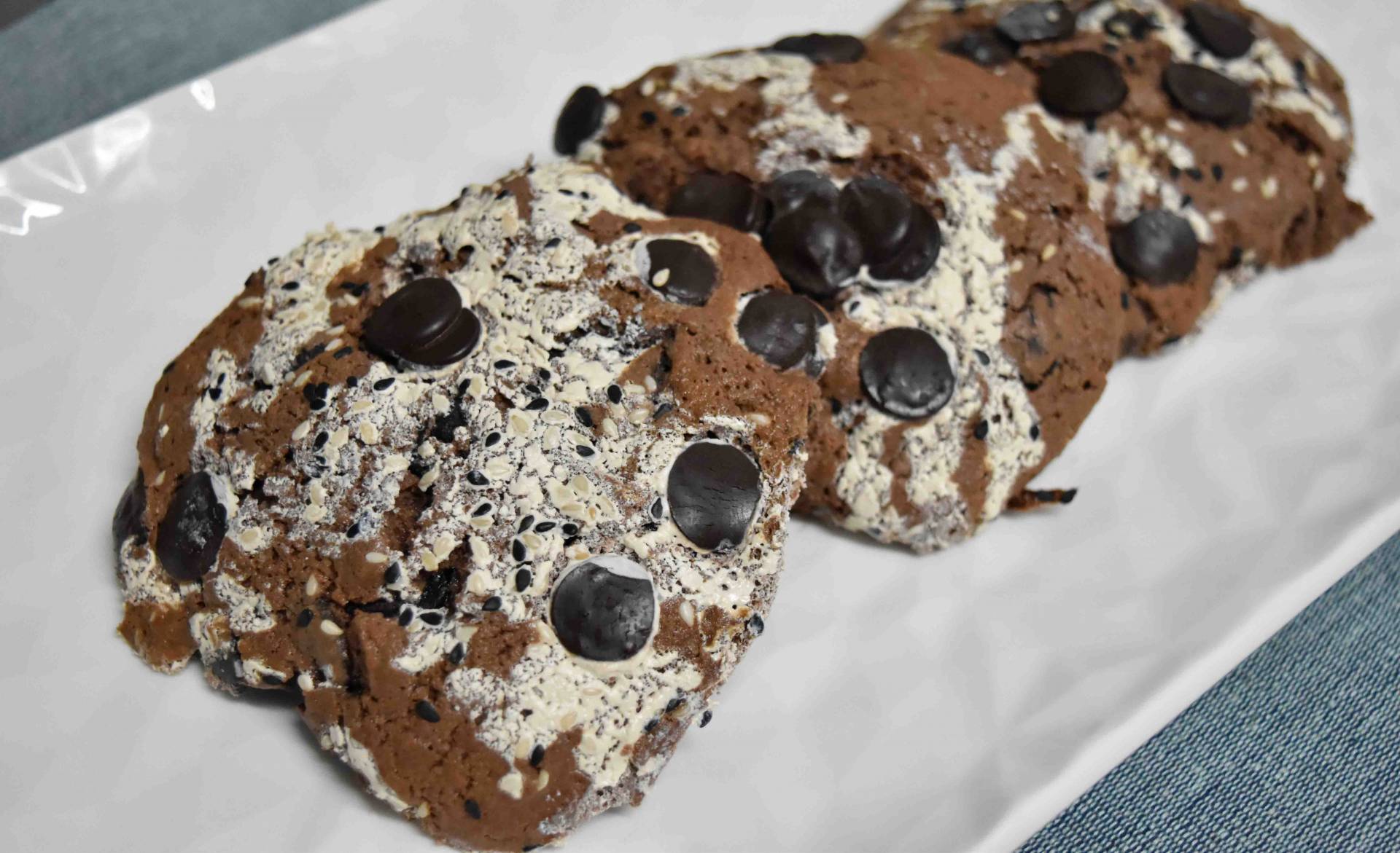 SW 102 - BLACK TAHINI COOKIE