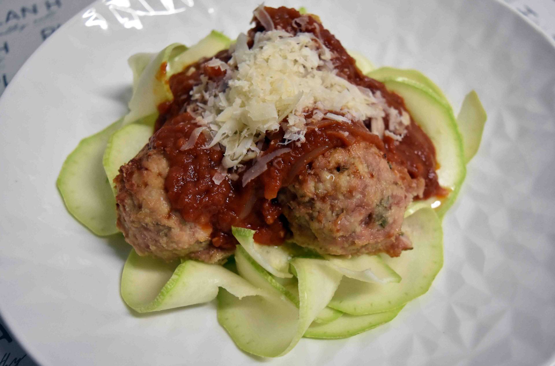 MM 15 - CHICKEN MEAT BALLS w/ Zoodles