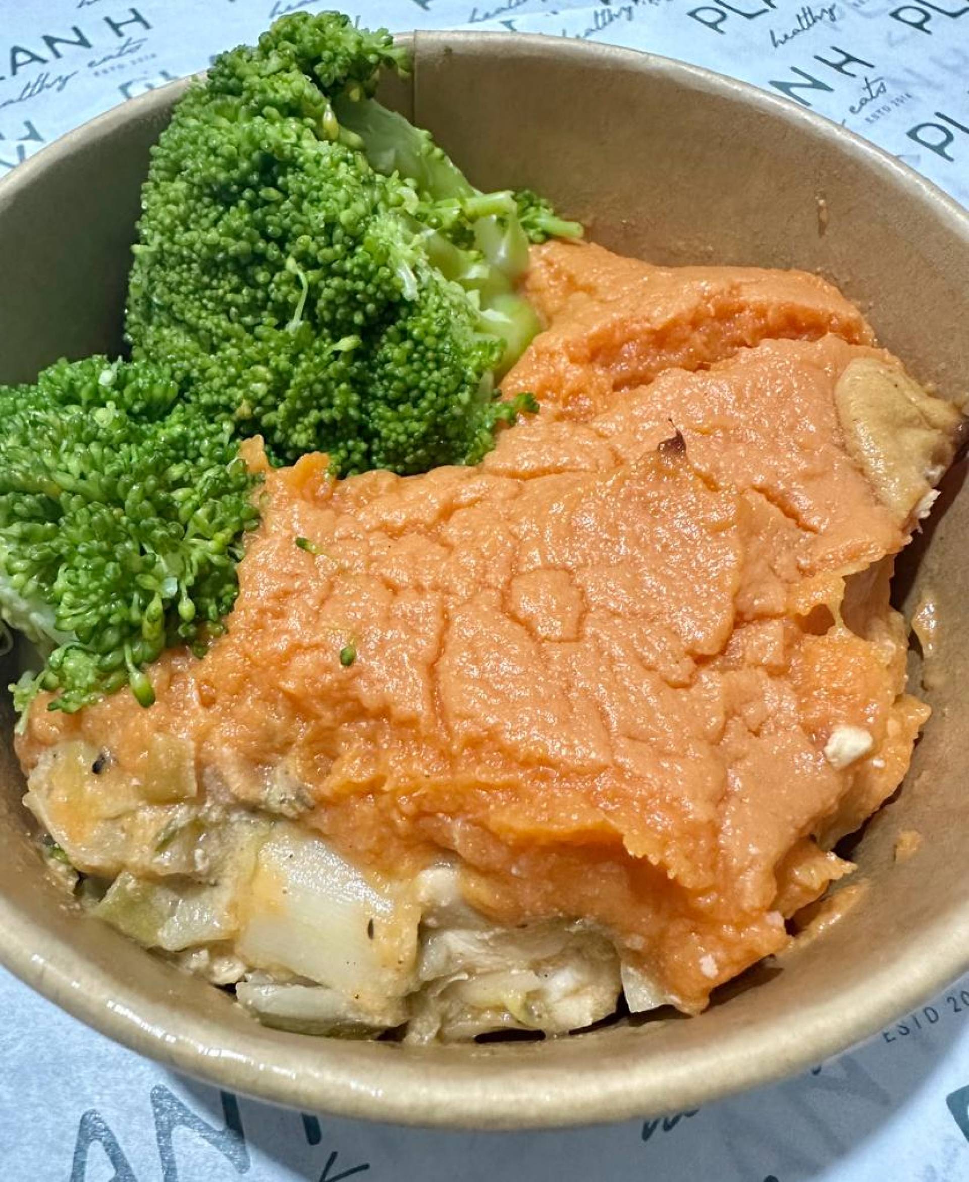 MM 216 - CHICKEN PIE w/ Sweet potato & Broccoli topping