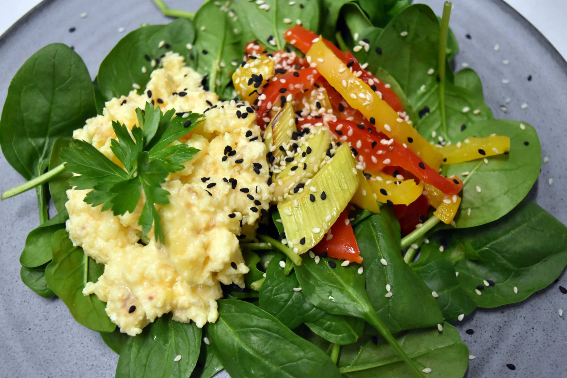 SV 372 - SCRAMBLED EGGS w/ Peppers