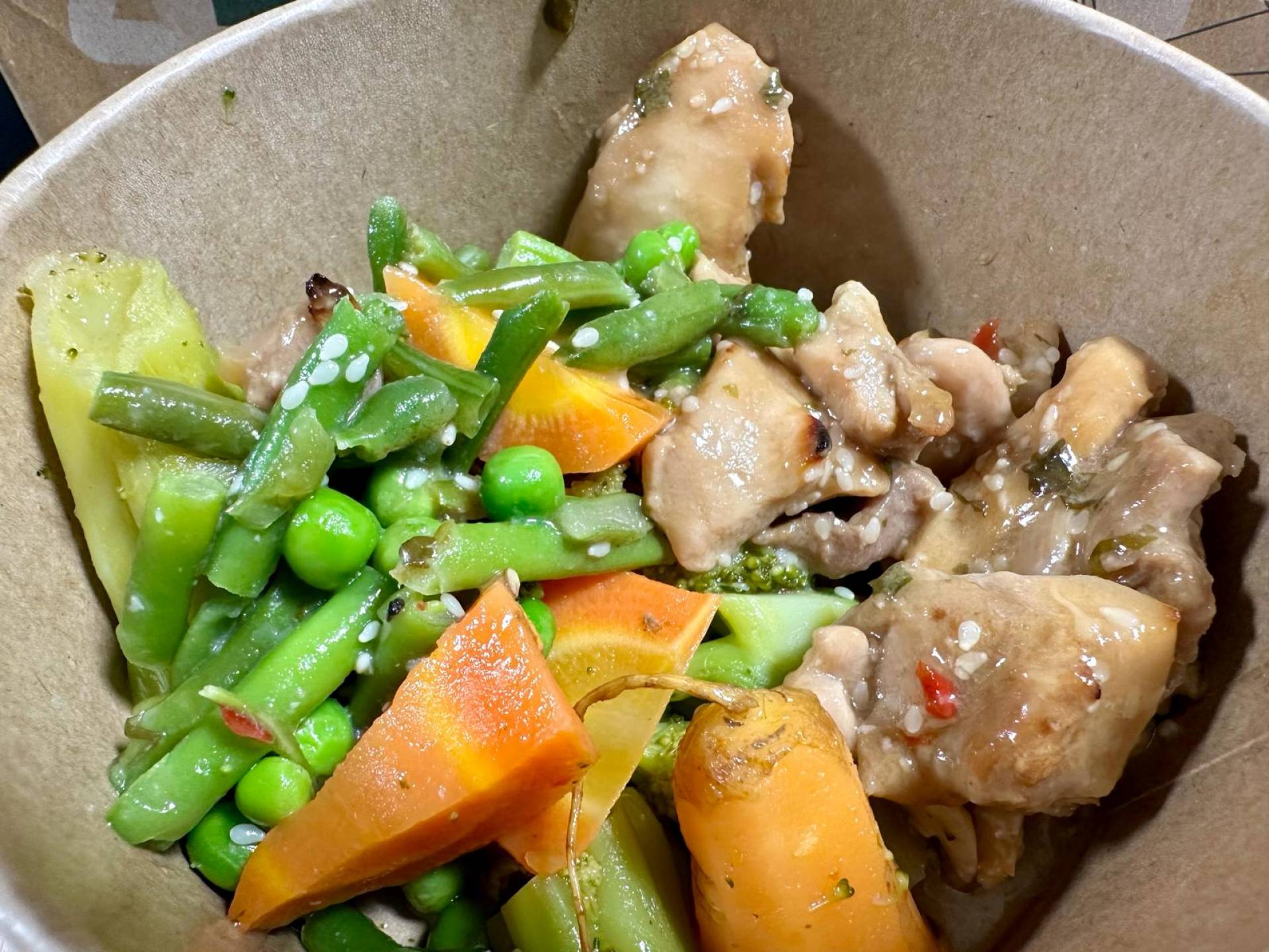 MM 432 - STICKY CHICKEN THIGHS w/ Carrots & Broccoli