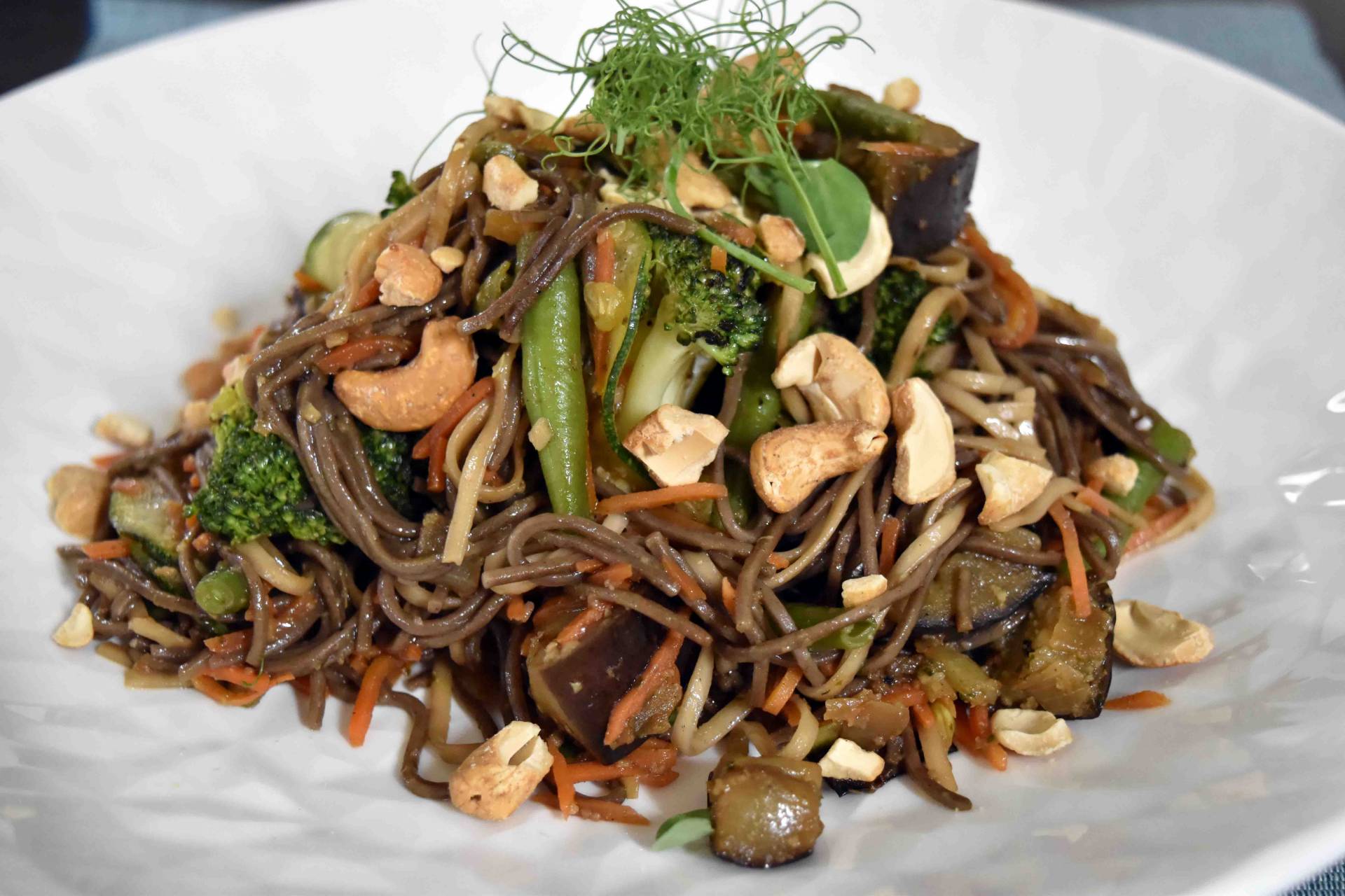 MVG 45 - CHINESE VEGETABLE STIR FRY w/ Soba Noodles