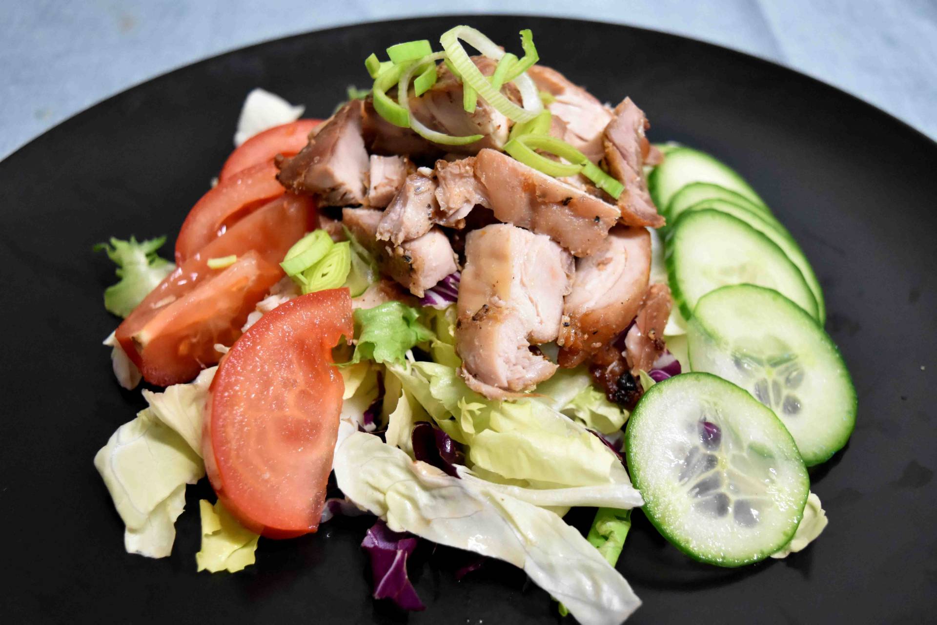 MM 593 - ROASTED CHICKEN THIGHS w/ Greek Salad