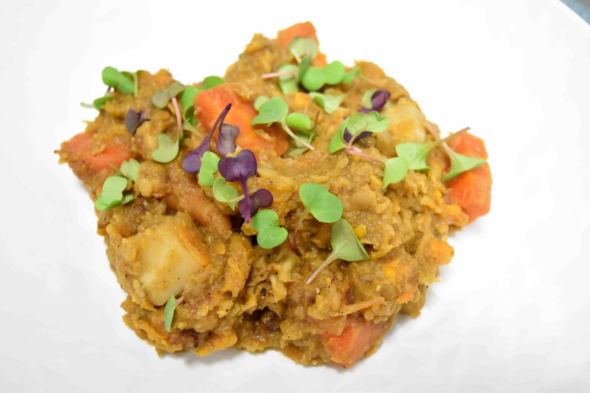 MV 706 - SPICY ROOT & LENTIL CASSEROLE