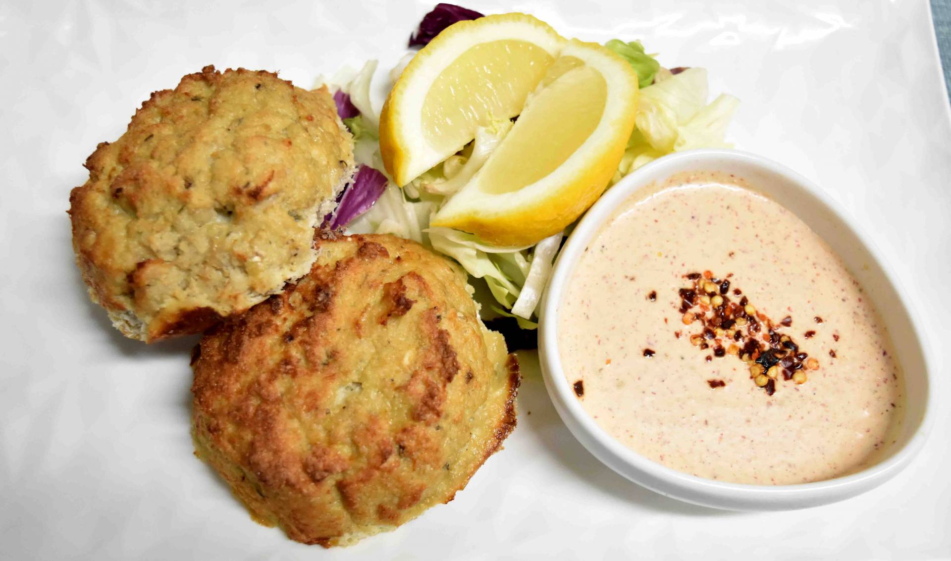 MP715 - FISH PATTIES w/ Green Salad & Dill Sauce