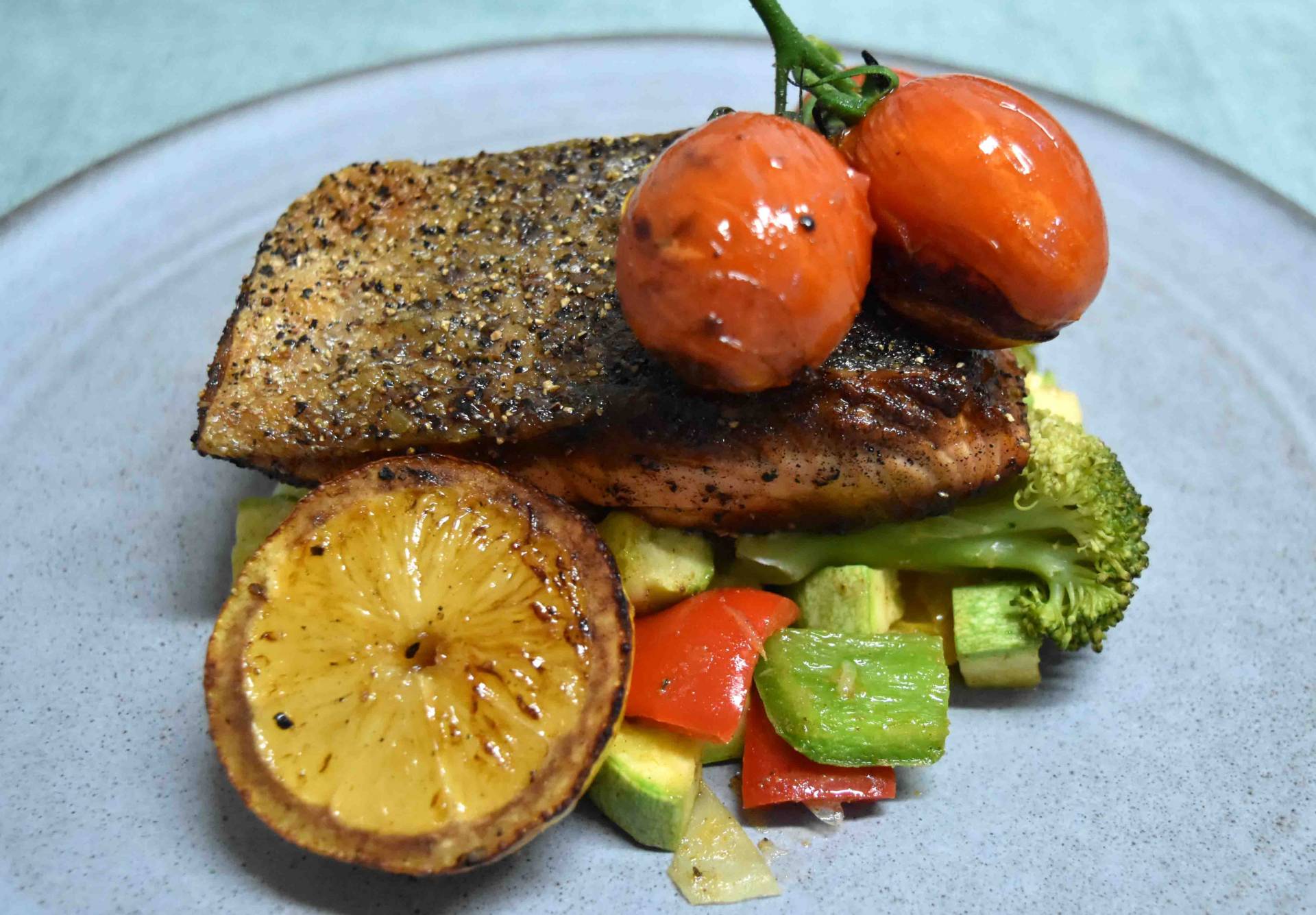 MP 723 - BAKED SALMON w/ Griddled vegetables