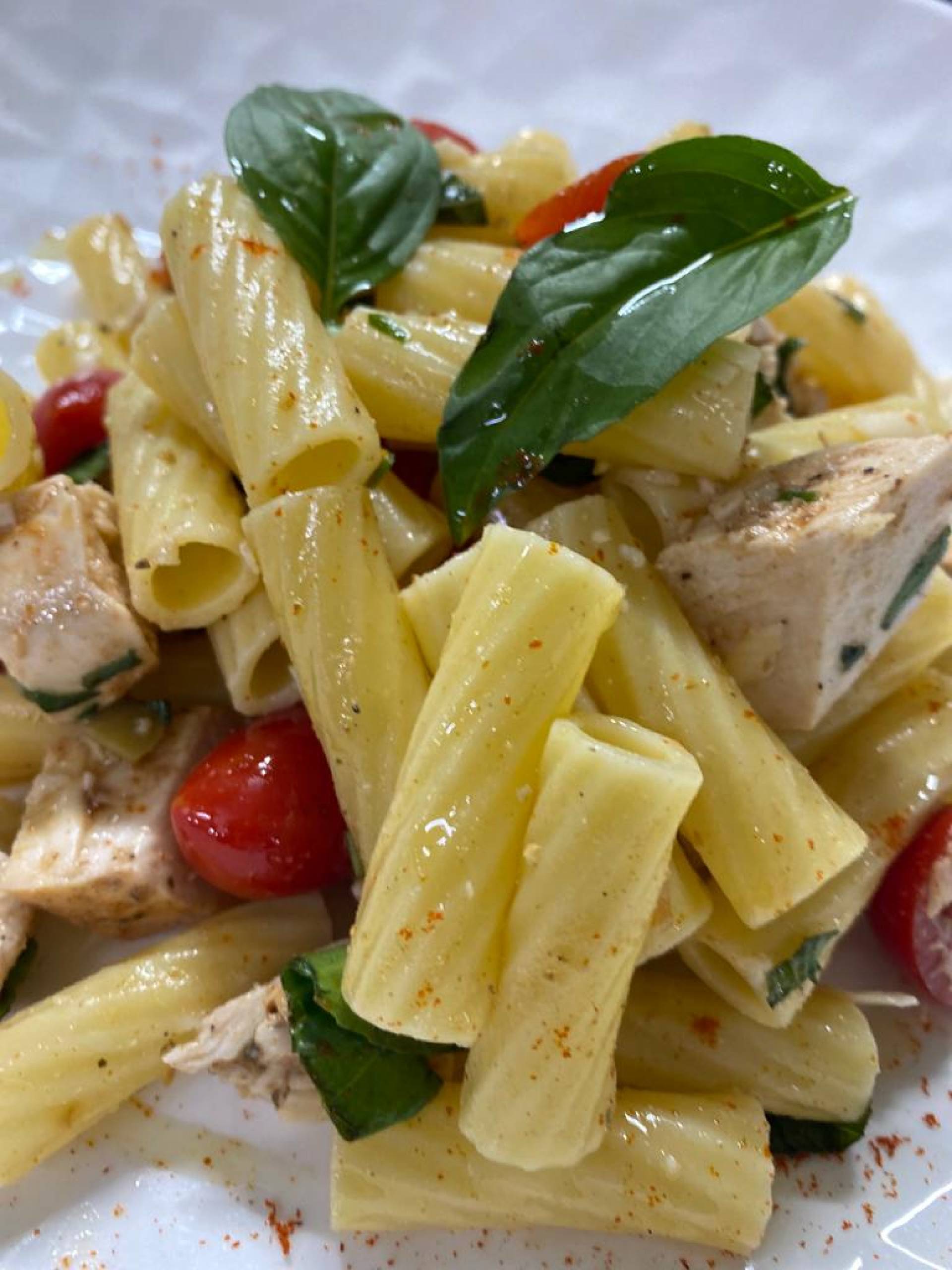 MM 835 - CHICKEN PASTA SALAD w/ Basil Dressing